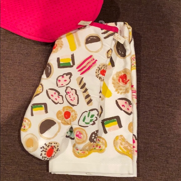 Kate Spade Kitchen Set - Picture 2 of 4